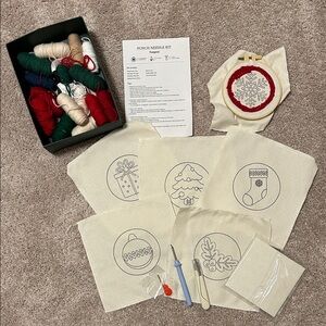 Christmas Punch Needle Coaster Kit with Red and Green Threads